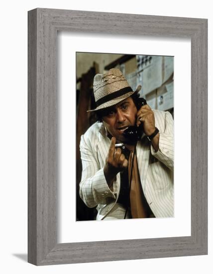 ROMANCING THE STONE, 1984 DIRECTED BT ROBERT ZEMECKIS Danny by Vito (photo)-null-Framed Photo