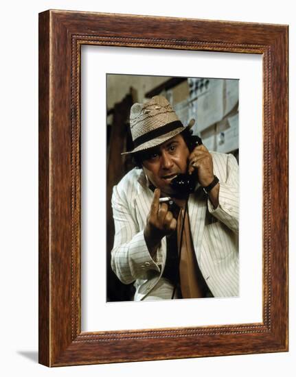 ROMANCING THE STONE, 1984 DIRECTED BT ROBERT ZEMECKIS Danny by Vito (photo)-null-Framed Photo
