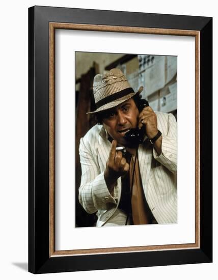 ROMANCING THE STONE, 1984 DIRECTED BT ROBERT ZEMECKIS Danny by Vito (photo)-null-Framed Photo