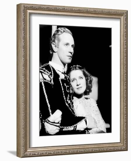 Romeo and Juliet, Leslie Howard, Norma Shearer, 1936-null-Framed Photo