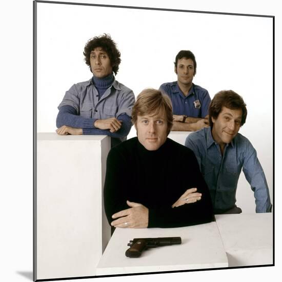 Ron Liebman, Paul Sand, Robert Redford and George Segal\rLes Quatres Malfrats THE HOT ROCK-null-Mounted Photo