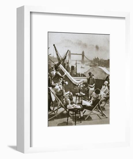 Roof garden of the Langbourne Club for City women, Fishmonger Hall Street, London, c1920s-Unknown-Framed Photographic Print