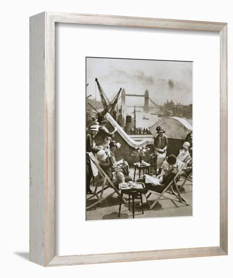 Roof garden of the Langbourne Club for City women, Fishmonger Hall Street, London, c1920s-Unknown-Framed Photographic Print