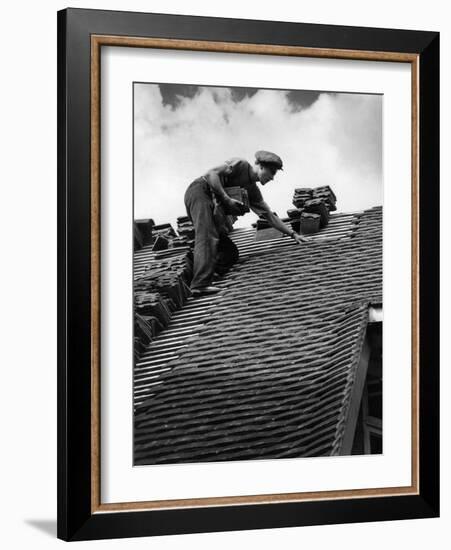 Roof Tiler Lays Slates-null-Framed Photographic Print