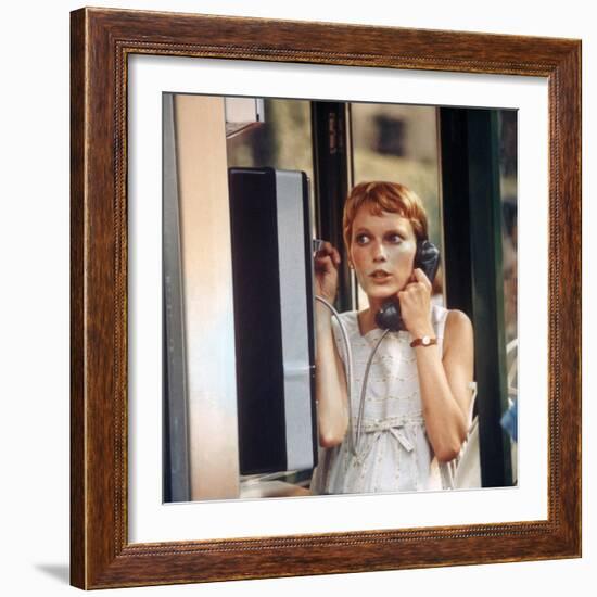 ROSEMARY'S BABY, 1968 directed by ROMAN POLANSKI Mia Farrow (photo)-null-Framed Photo