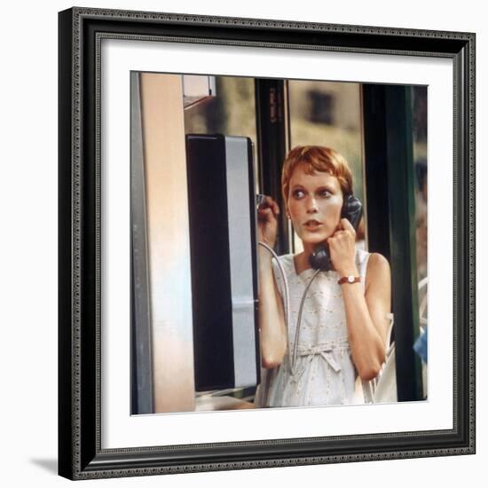 ROSEMARY'S BABY, 1968 directed by ROMAN POLANSKI Mia Farrow (photo)-null-Framed Photo