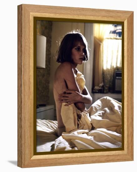 ROSEMARY'S BABY, 1968 directed by ROMAN POLANSKI Mia Farrow (photo)-null-Framed Stretched Canvas