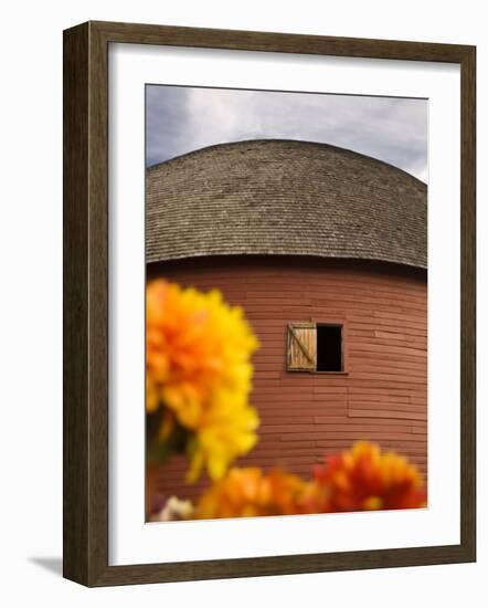 Route 66 Round Barn, Arcadia, Oklahoma, United States of America, North America-Snell Michael-Framed Photographic Print