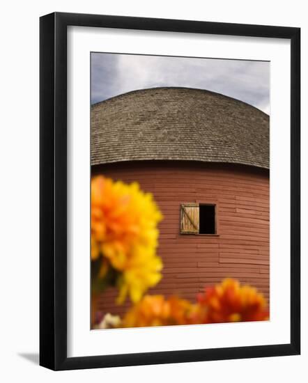 Route 66 Round Barn, Arcadia, Oklahoma, United States of America, North America-Snell Michael-Framed Photographic Print