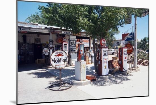 Route 66 Which Cross United States from Los Angeles to Chicago, 2005-null-Mounted Photo