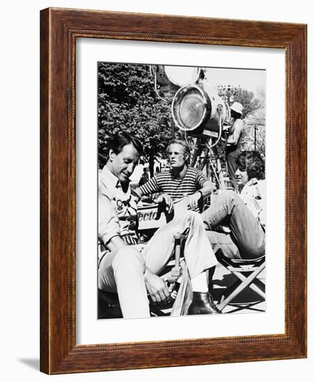 Roy Scheider, Steven Spielberg, Richard D, Zanuck, Jaws, 1975-null-Framed Photographic Print