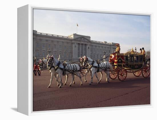 Royal Carriage Outside Buckingham Palace, London, England, United Kingdom, Europe-Nigel Francis-Framed Premier Image Canvas