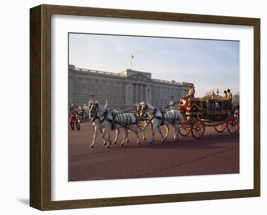 Royal Carriage Outside Buckingham Palace, London, England, United Kingdom, Europe-Nigel Francis-Framed Photographic Print