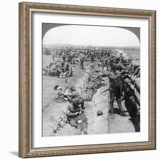 Royal Munster Fusiliers Fighting at Honey Nest Kloof, South Africa, 1900-Underwood & Underwood-Framed Giclee Print