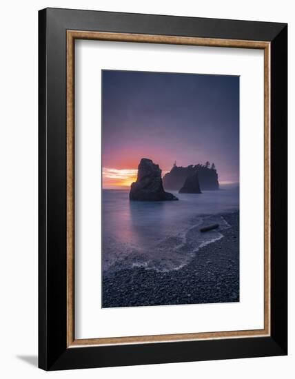 Ruby Beach in sunset-Belinda Shi-Framed Photographic Print