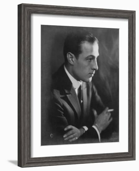 Rudolph Valentino, 1920s-null-Framed Photo