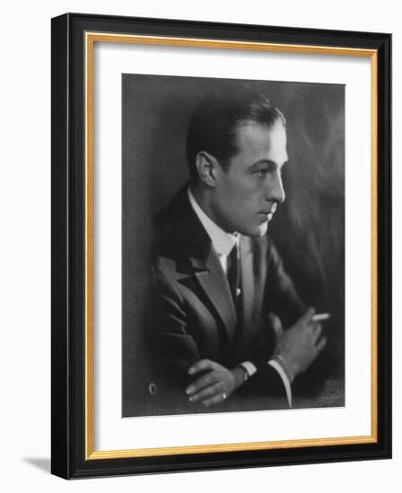 Rudolph Valentino, 1920s-null-Framed Photo