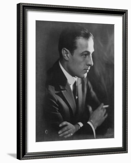 Rudolph Valentino, 1920s-null-Framed Photo