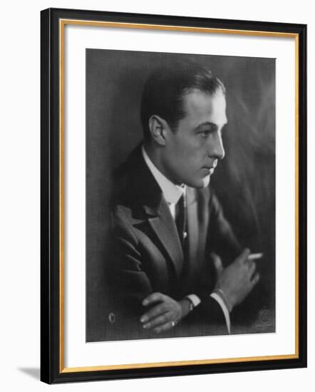 Rudolph Valentino, 1920s-null-Framed Photo