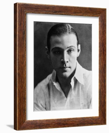 Rudolph Valentino, 1923-null-Framed Photo