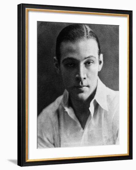 Rudolph Valentino, 1923-null-Framed Photo