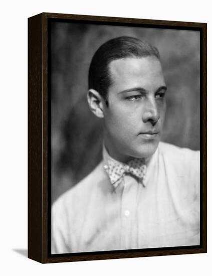 Rudolph Valentino, 1926-null-Framed Premier Image Canvas