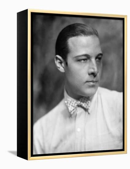 Rudolph Valentino, 1926-null-Framed Premier Image Canvas