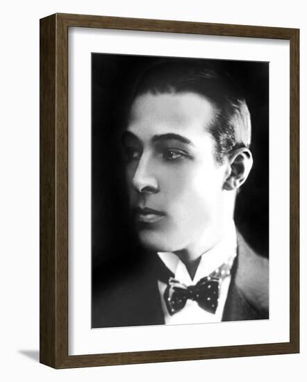 Rudolph Valentino, c.1921-null-Framed Photo