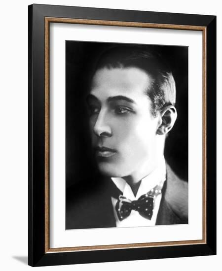 Rudolph Valentino, c.1921-null-Framed Photo