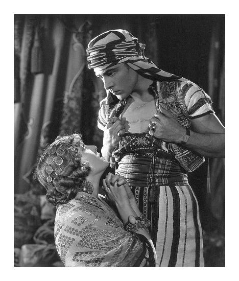 Rudolph Valentino The Son Of The Sheik With Vilma Banky Art Print By Hollywood Historic Photos Art Com Rudolph Valentino The Son Of The Sheik With Vilma Banky Art Print By Hollywood Historic Photos Art Com