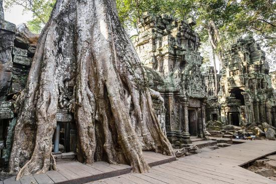 Cambodia Bans Tourists in Inappropriate Clothing From 