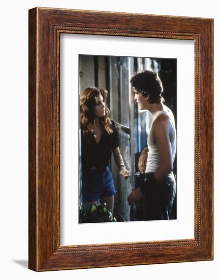 RUMBLE FISH, 1983 directed by FRANCIS FORD COPPOLA Diane Lane and Matt Dillon (photo)-null-Framed Photo