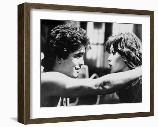 RUMBLE FISH, 1983 directed by FRANCIS FORD COPPOLA Matt Dillon and Diane Lane (b/w photo)-null-Framed Photo