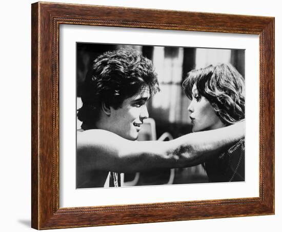 RUMBLE FISH, 1983 directed by FRANCIS FORD COPPOLA Matt Dillon and Diane Lane (b/w photo)-null-Framed Photo