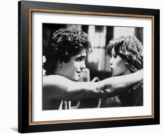 RUMBLE FISH, 1983 directed by FRANCIS FORD COPPOLA Matt Dillon and Diane Lane (b/w photo)-null-Framed Photo