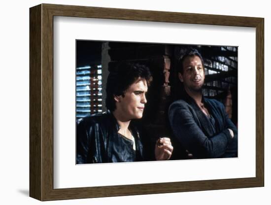 RUMBLE FISH, 1983 directed by FRANCIS FORD COPPOLA Matt Dillon and Mickey Rourke (photo)-null-Framed Photo