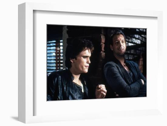 RUMBLE FISH, 1983 directed by FRANCIS FORD COPPOLA Matt Dillon and Mickey Rourke (photo)-null-Framed Photo