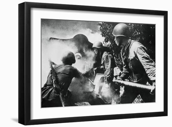 Russian Artillery in Action, Eastern Front, 1943-null-Framed Giclee Print