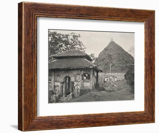 'Ruwanwali Dagoba zu Anuradhapura. Ostseite', 1926-Unknown-Framed Photographic Print