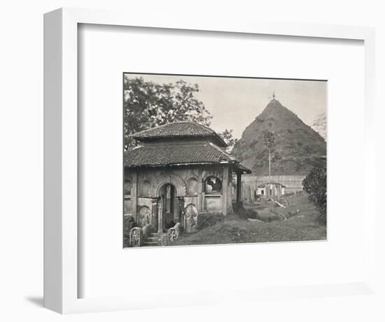 'Ruwanwali Dagoba zu Anuradhapura. Ostseite', 1926-Unknown-Framed Photographic Print