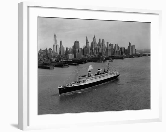 S.S. Washington on the Hudson River-null-Framed Photographic Print