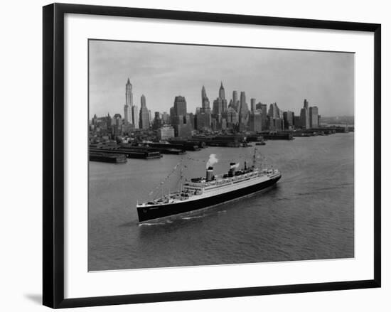 S.S. Washington on the Hudson River-null-Framed Photographic Print