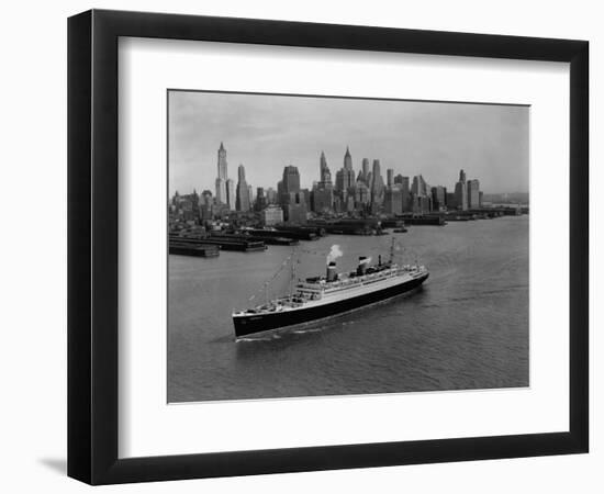 S.S. Washington on the Hudson River-null-Framed Photographic Print
