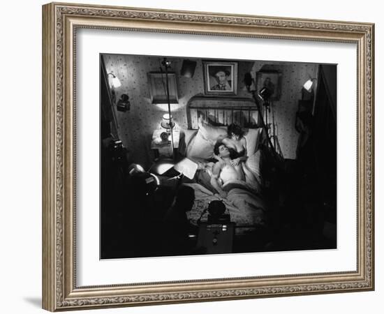 Sacha Distel and Bernadette Lafont sur le tournage du film LES MORDUS (The Delinquents) by Rene Jol-null-Framed Photo