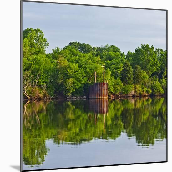 Sailing Along the Tennessee River, Tennessee, USA-Joe Restuccia III-Mounted Photographic Print