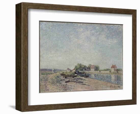 Saint-Mammès, Loing Canal, 1885 (Oil on Canvas)-Alfred Sisley-Framed Giclee Print