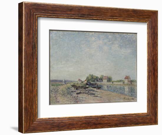 Saint-Mammès, Loing Canal, 1885 (Oil on Canvas)-Alfred Sisley-Framed Giclee Print