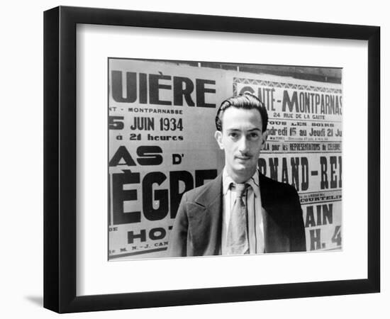 Salvador Dali (1904-1989)-Carl Van Vechten-Framed Photographic Print