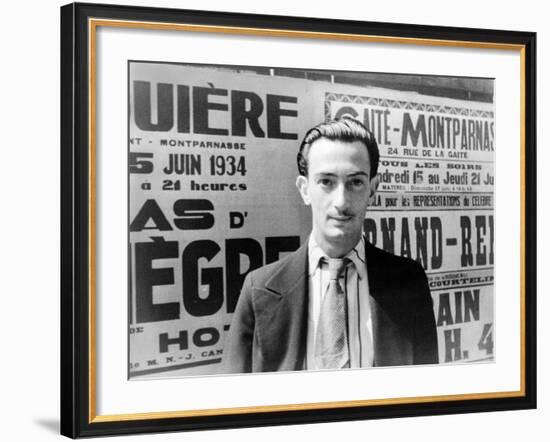 Salvador Dali (1904-1989)-Carl Van Vechten-Framed Photographic Print