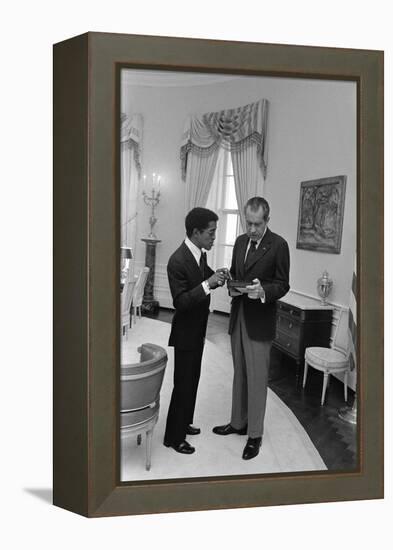 Sammy Davis Jr. with Richard Nixon in the Oval Office. March 4 1973-null-Framed Stretched Canvas